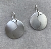 Matte silver ying yang earring 